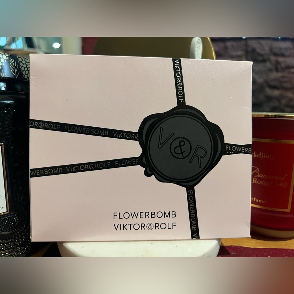 Viktor & Rolf Flowerbomb Packaging in Pink and Black
